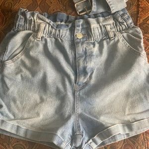 shorts MEDIUM